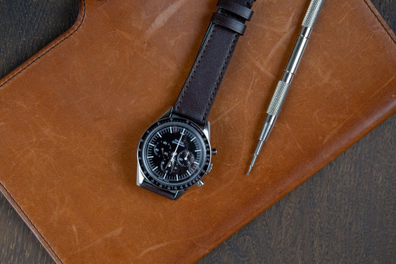 Monochrome Watches Shop - Bracelet de montre en veau lisse - Marron foncé